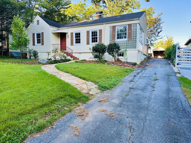 Building Photo - 318 W Glenwood Dr