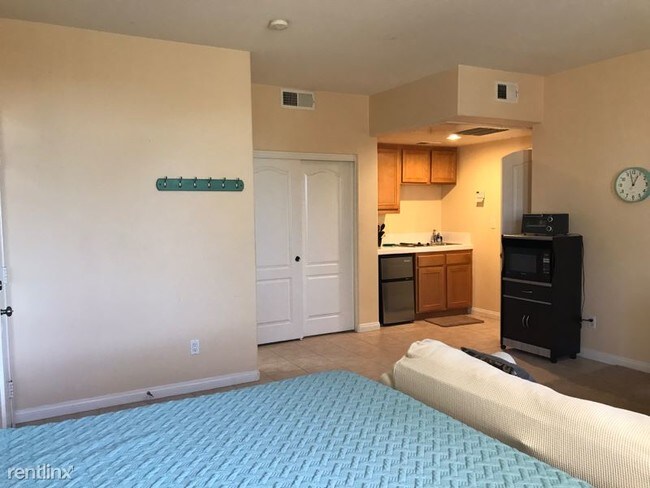 Foto del edificio - 1 br, 1 bath Apartment - 1604 Hillsborough St