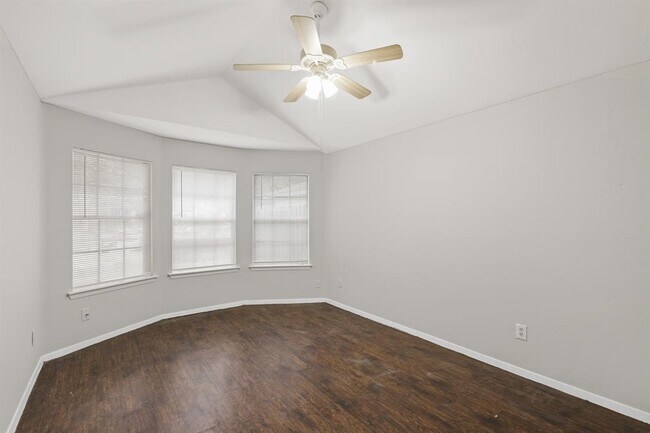 Foto del edificio - 16215 Beck Ridge Dr