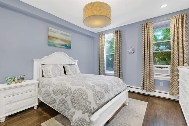 Building Photo - 1107 Washington St