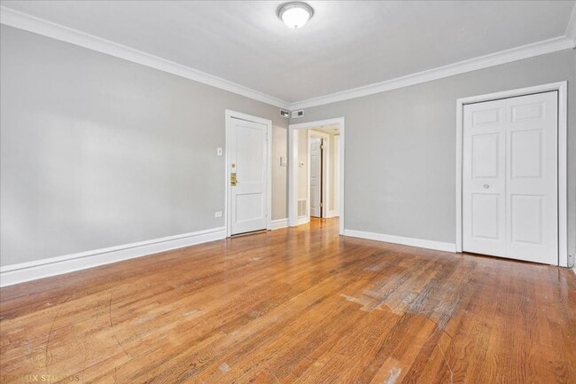 Building Photo - 5041 W 18th St