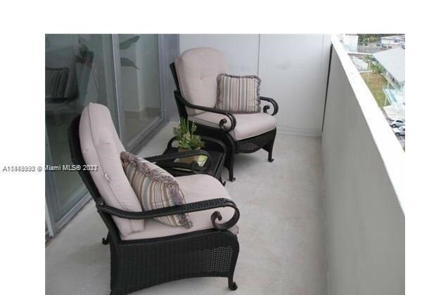 Foto del edificio - 7545 E Treasure Dr