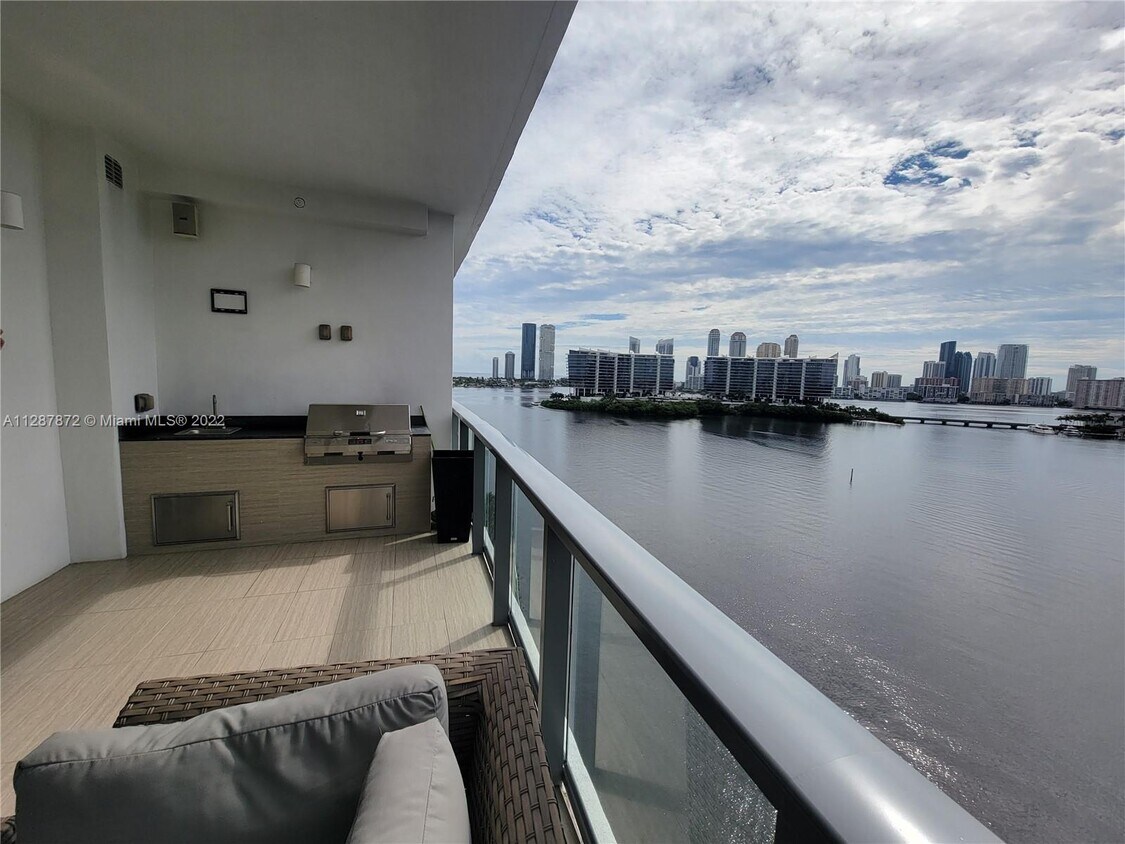 3300 NE 188th St Unit 911, Aventura, FL 33180 Condo for Rent in