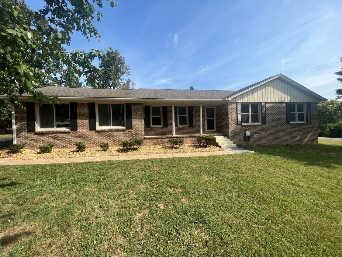 Primary Photo - 109 Mangrum Dr