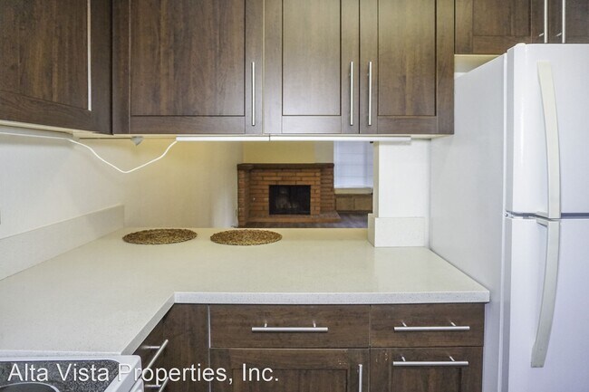 Foto del edificio - 2 br, 2 bath House - 8878 Regents Rd #203