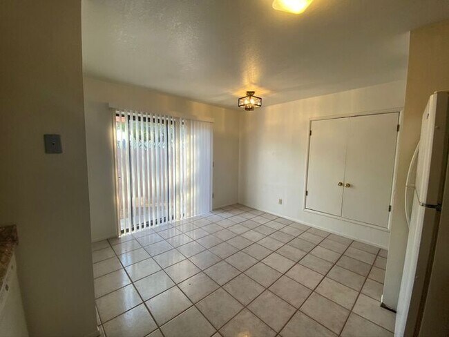 Foto del edificio - 5758 E 24th St