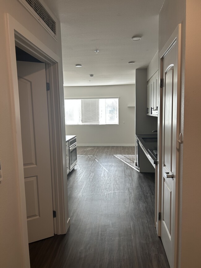 Building Photo - The Retreat at Midway Senior Apts