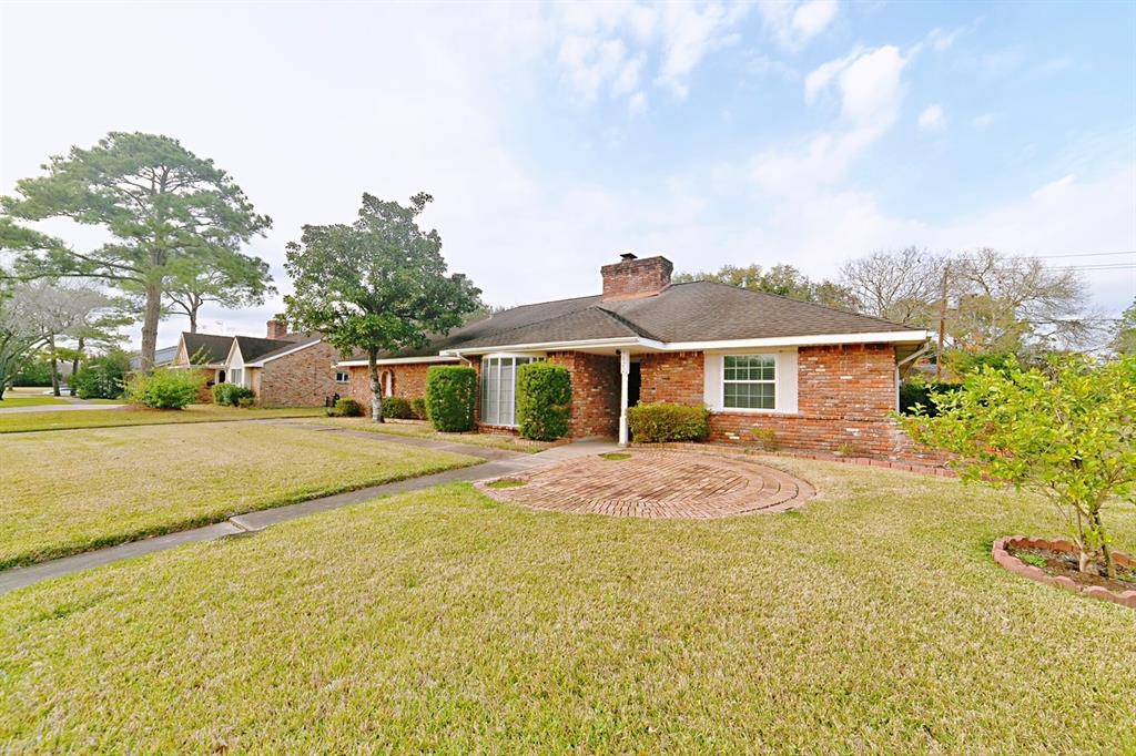 Foto principal - 5822 W Bellfort Ave