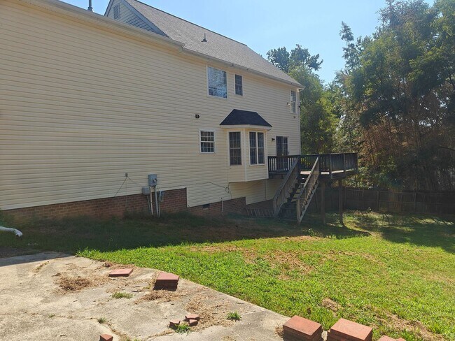Foto del edificio - 4037 Birdbrook Dr