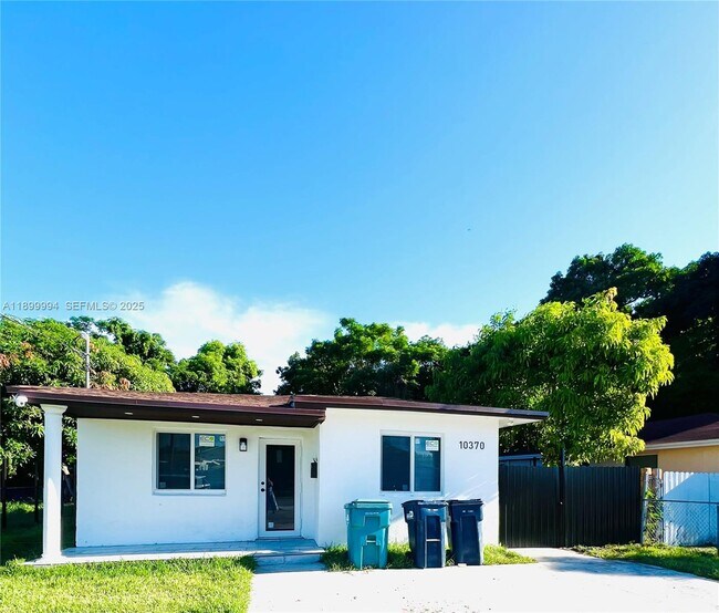 Foto del edificio - 10370 SW 174th Terrace