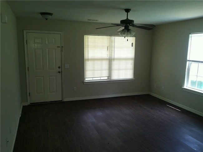 Building Photo - 261 Graystone Cir