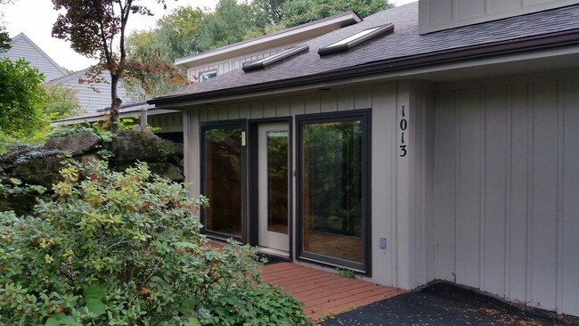 Foto del edificio - 1013 Amelia Ave