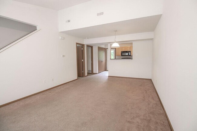Foto del edificio - 2119 N Ballenger Ln