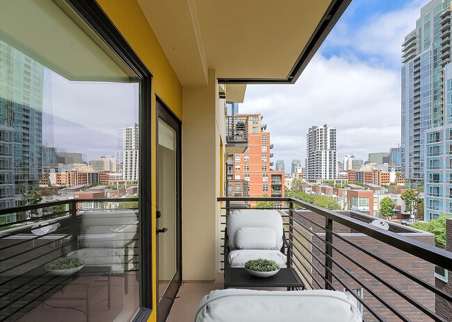 Building Photo - Urbana Rental Flats