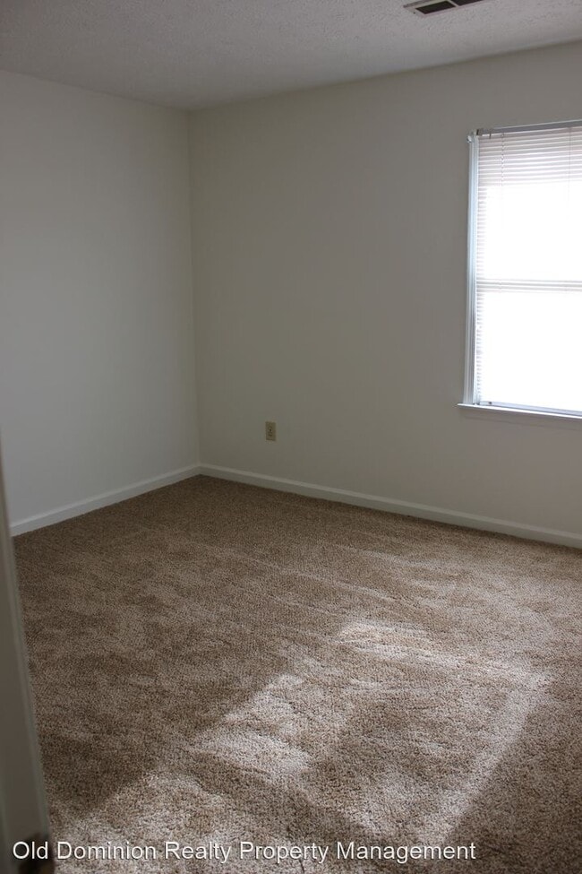 Building Photo - 2 br, 1 bath House - 1221 Harmony Drive Ap...