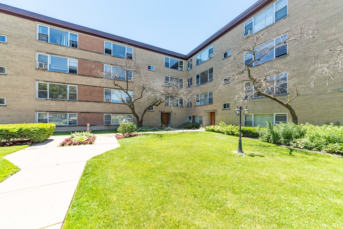 Primary Photo - 2625 W Fitch Ave