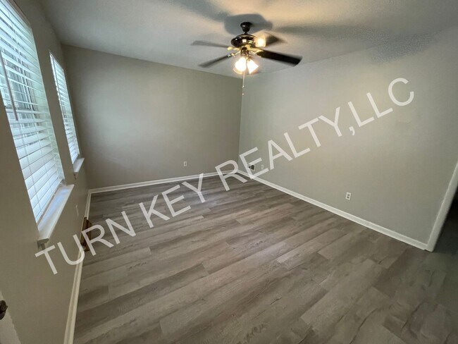 Foto del edificio - House for rent in Gardendale