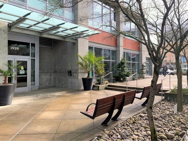 THE CIVIC IN GOOSE HOLLOW STUDIO BEDROOM CONDO! - THE CIVIC IN GOOSE HOLLOW STUDIO BEDROOM CONDO!