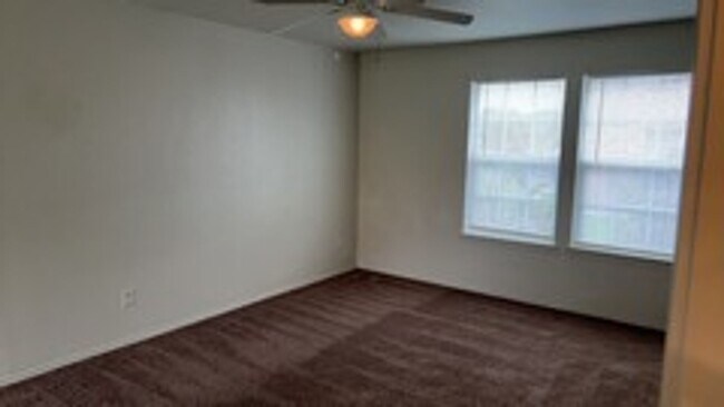 Building Photo - 3707 Malibu Ln
