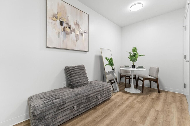 Foto del edificio - 280 Western Ave