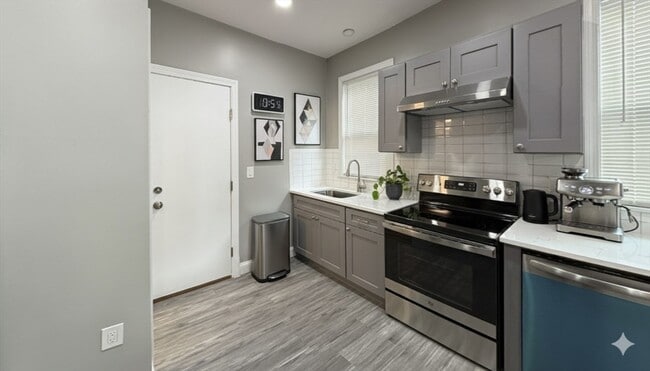 Building Photo - 50 Lithgow St