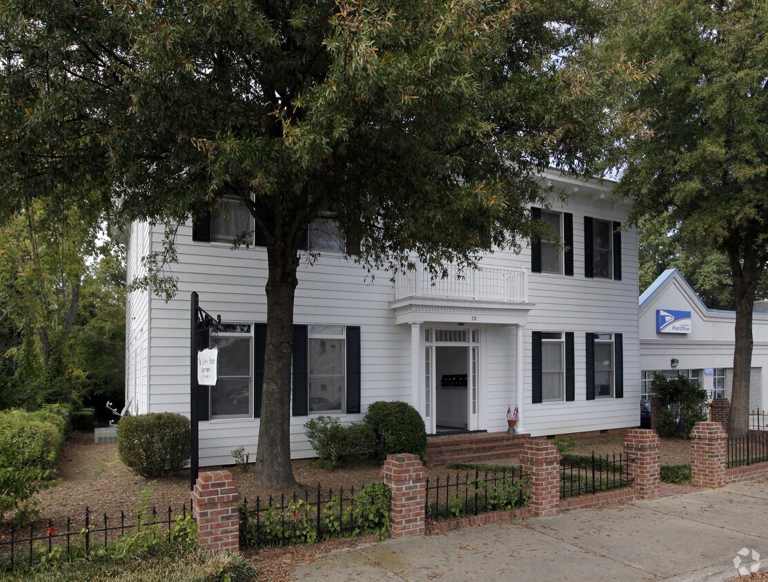 Building Photo - 20 Aberdeen Dr