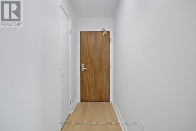 Building Photo - 1110-1110 Walden Cir