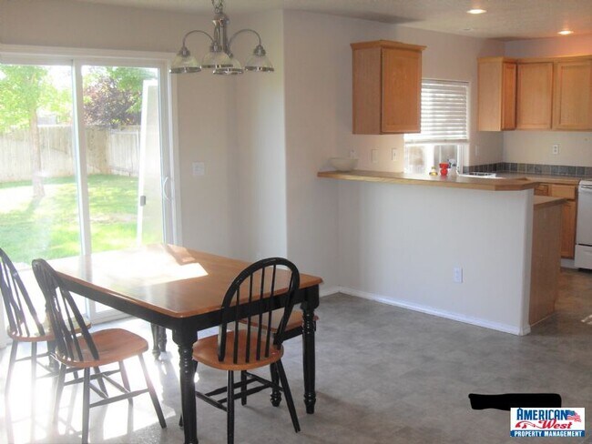 Foto del edificio - 4587 W Hearst Dr