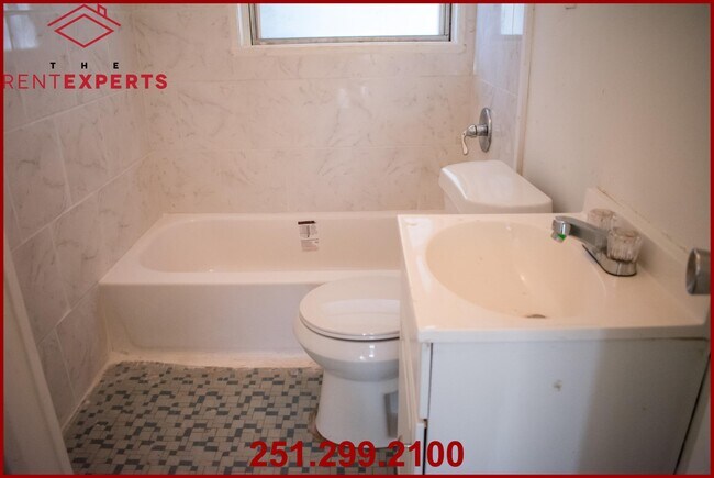 Building Photo - 2472 Morningside Dr