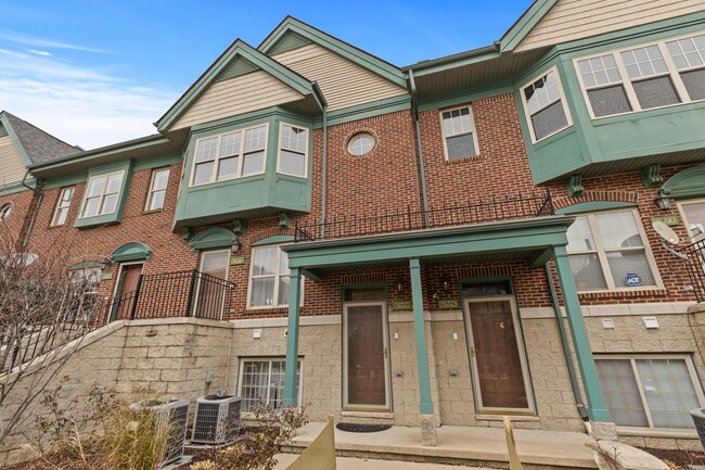 Building Photo - 2654 Woodward Ave