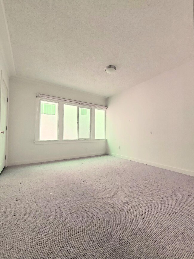 Bedroom 1 - 960 S Kingsley Dr