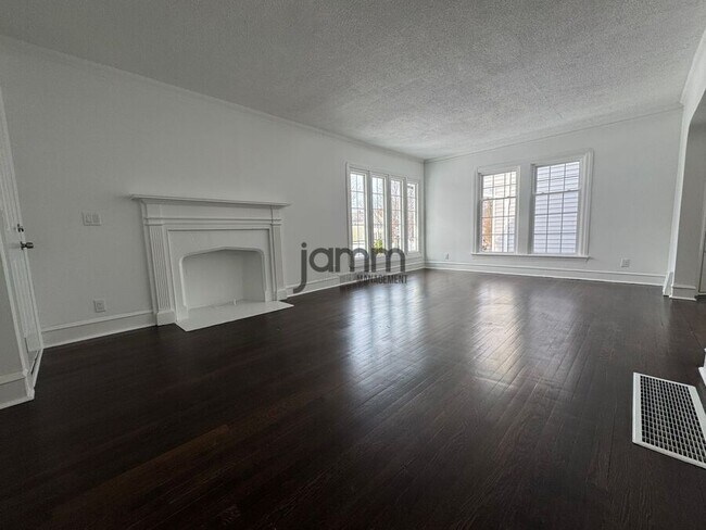 Foto del edificio - 3627 Lindholm Rd