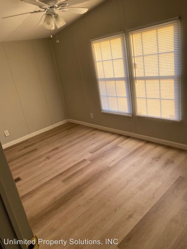 Building Photo - 3 br, 2 bath House - 20530 US Highway 17N