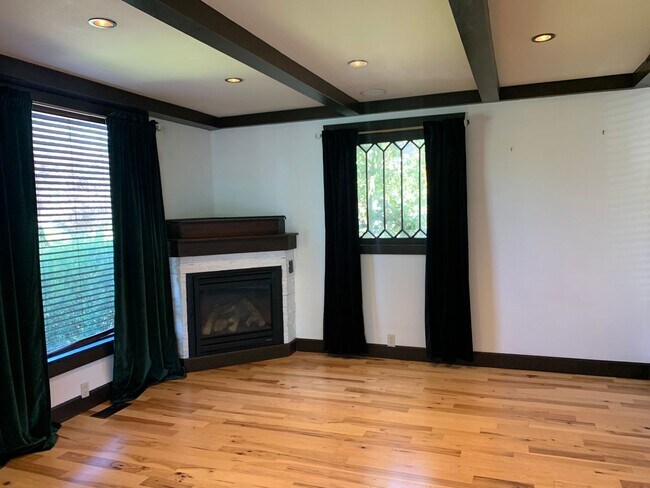 Foto del edificio - Columbia Craftsman 4 Bedroom 2.5 bath home...