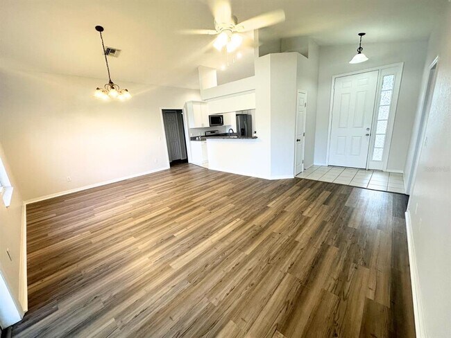 Building Photo - 3328 Oak Hill Pl