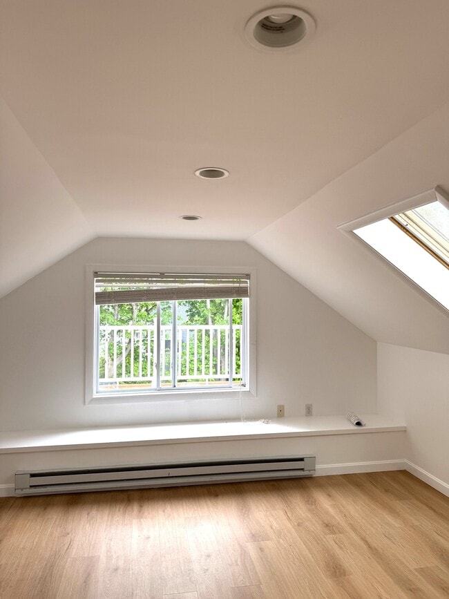 Building Photo - 23 Rendall Pl