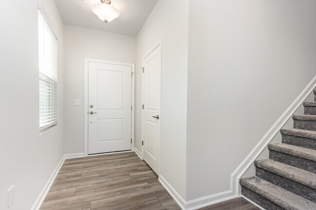 Foto del edificio - 1425 Rhodes Pond St