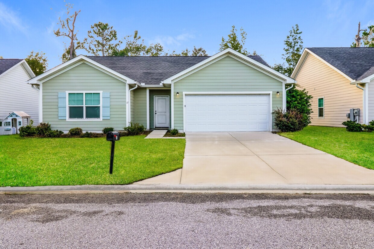 Primary Photo - 17 Greyfield Dr