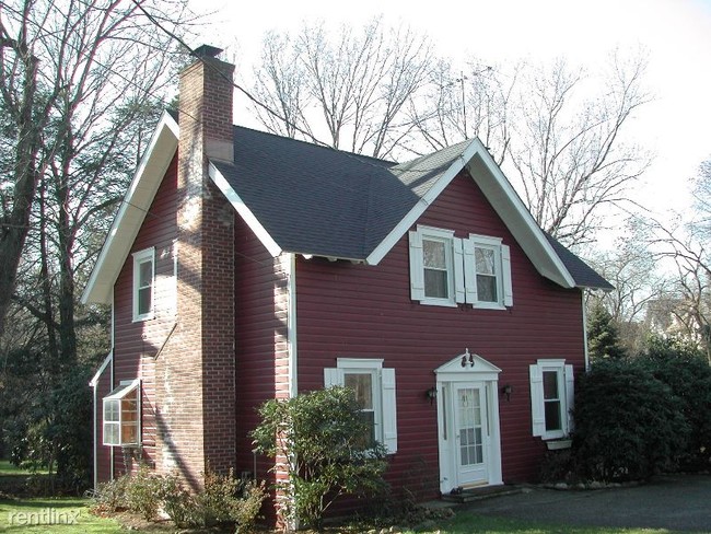 Building Photo - 3 br, 1.5 bath House - 12 Brookridge Drive