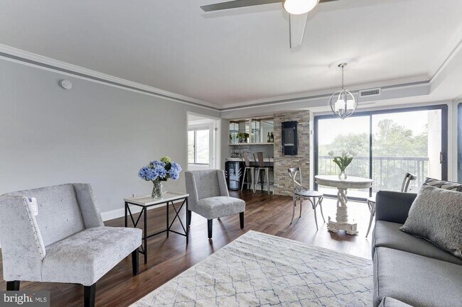 Foto del edificio - 3800 Powell Ln