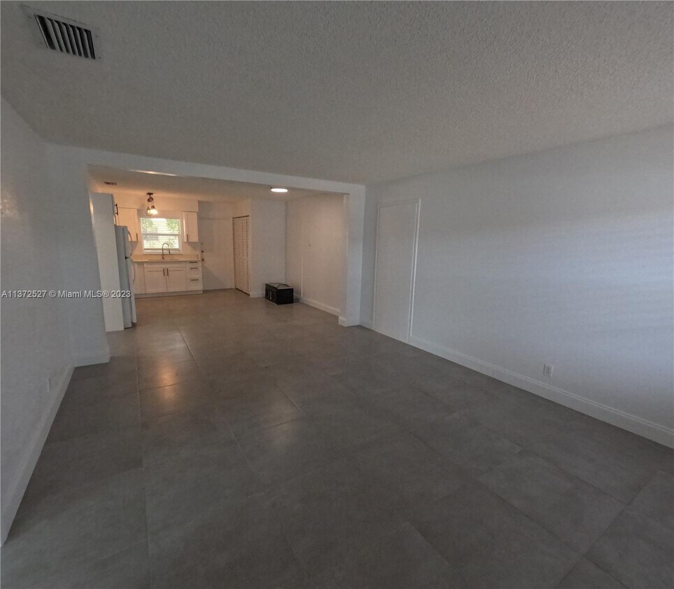 Primary Photo - 1490 NW 22nd St