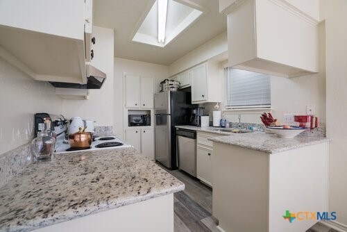 Foto del edificio - 1005 N LBJ Dr