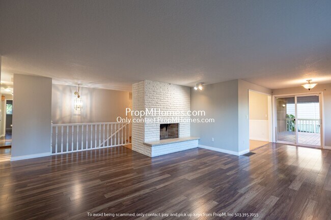 Building Photo - Your Fantastic Four Bedroom Home In Gladst...