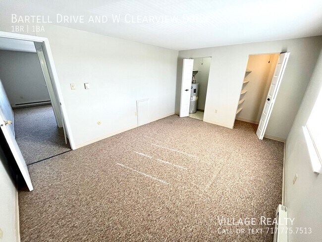 Foto del edificio - 51 W Clearview Dr