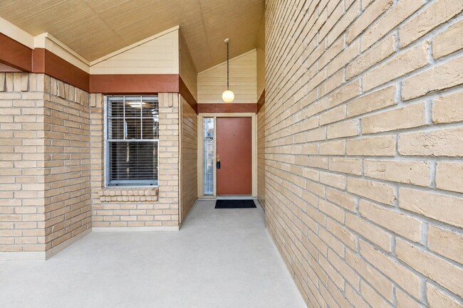 Foto del edificio - 12047 Plumpoint Dr