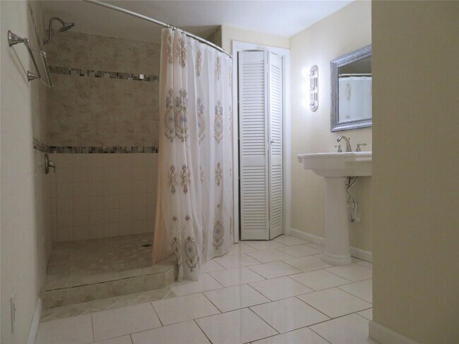 Foto del edificio - 1006 Avenue L