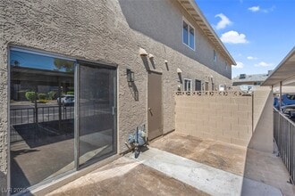 Building Photo - 456 Sellers Pl