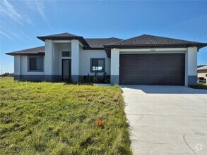 Building Photo - 1508 NE 35th Ln