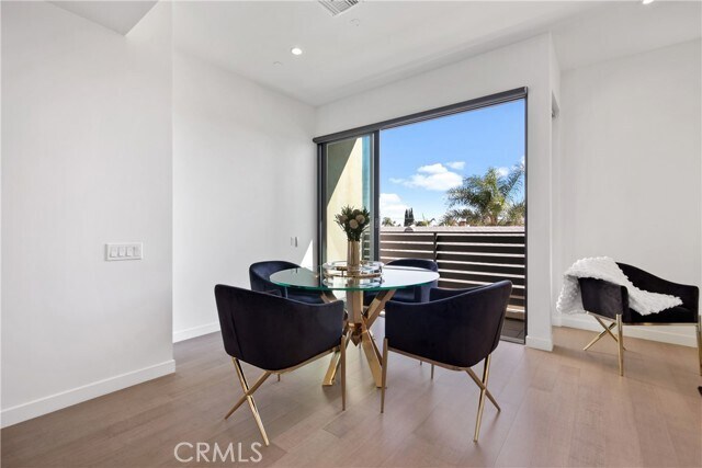 Foto del edificio - 823 N Fuller Ave