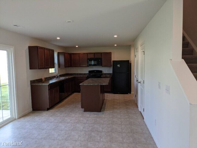 Building Photo - 4 br, 3 bath House - 4045 South Downs Circle
